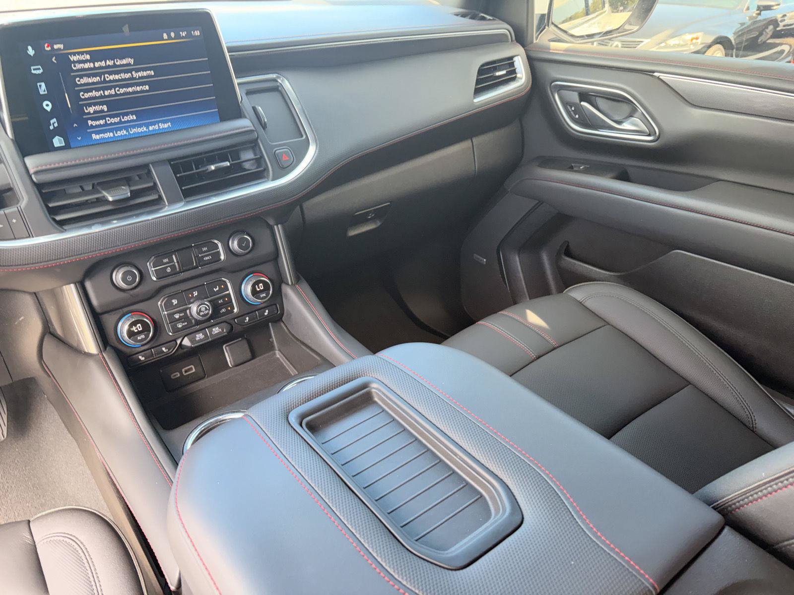 Used 2024 Chevrolet Tahoe RST w/ Luxury Package AWD/4WD image 17