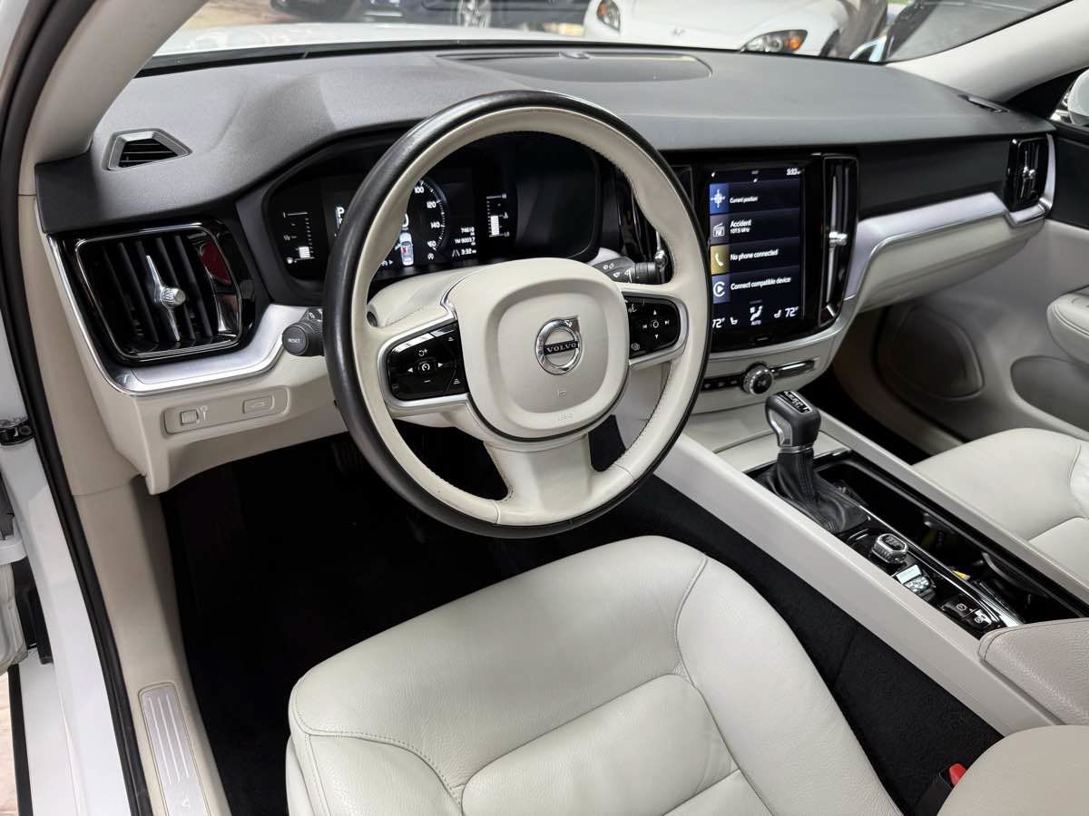 Used 2019 Volvo S60 T5 Momentum w/ Premium Package FWD image 9