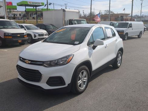 Used 2022 Chevrolet Trax LS w/ Tint and Cruise Package image 4
