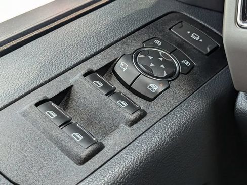 Used 2022 Ford F250 Lariat w/ Lariat Ultimate Package AWD/4WD image 27