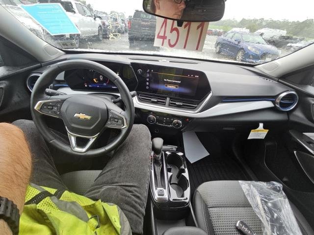 Used 2024 Chevrolet Trax LT w/ Driver Confidence Package FWD image 3
