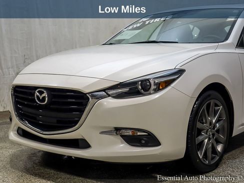 Used 2018 MAZDA MAZDA3 Grand Touring image 3