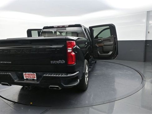 Used 2022 Chevrolet Silverado 1500 High Country w/ Technology Package image 40