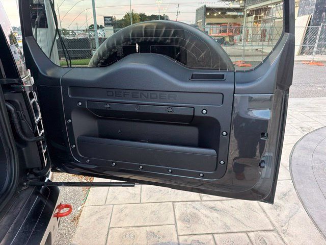 Used 2023 Land Rover Defender 110 X AWD/4WD image 9