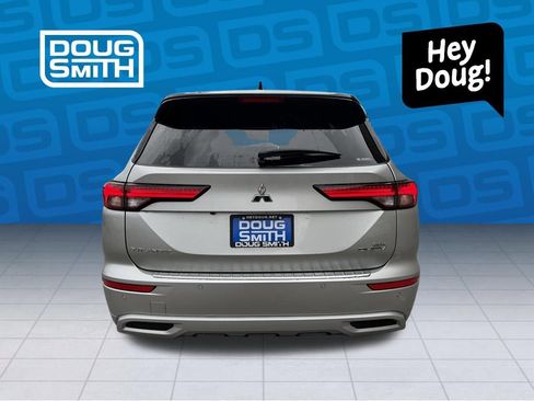 New 2025 Mitsubishi Outlander SEL image 3