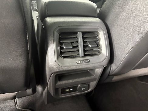 Used 2019 Volkswagen Tiguan SE w/ Panoramic Sunroof Package AWD/4WD image 14