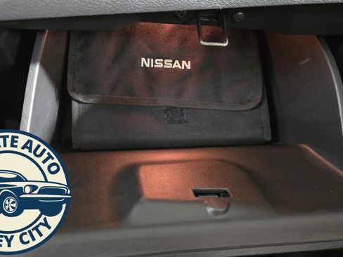 Used 2020 Nissan Versa SR image 17