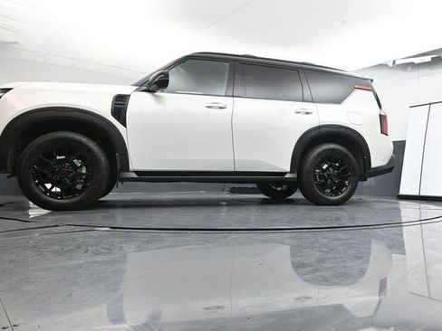 Used 2025 Nissan Armada PRO-4X image 30