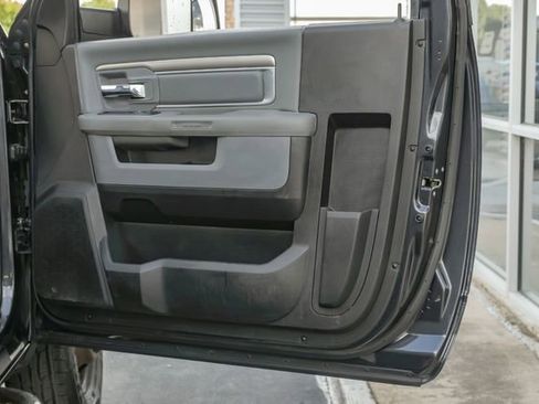 Used 2016 RAM 3500 Tradesman w/ Chrome Appearance Group image 43