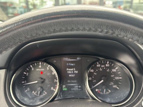 Used 2017 Nissan Rogue SL AWD/4WD image 18