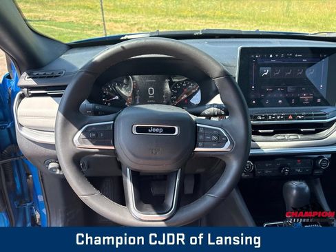 Used 2025 Jeep Compass Limited AWD/4WD image 17