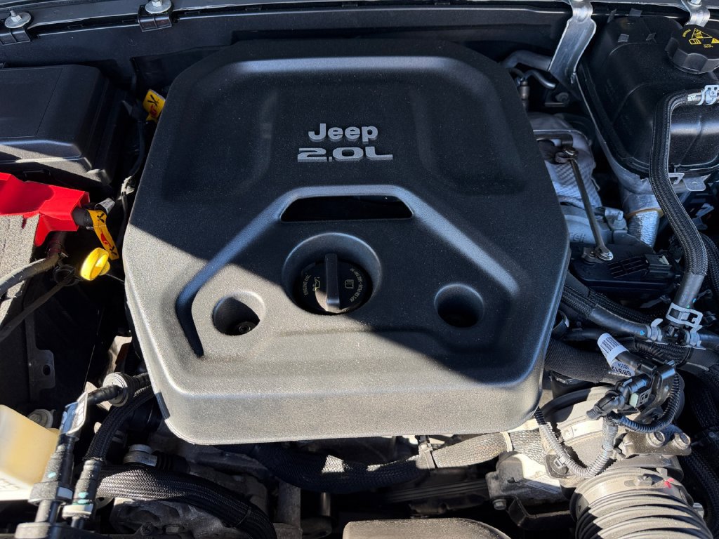 Used 2021 Jeep Wrangler Unlimited Sahara w/ Cold Weather Group AWD/4WD image 20