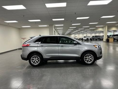 Used 2024 Ford Edge SEL w/ Convenience Package AWD/4WD image 8
