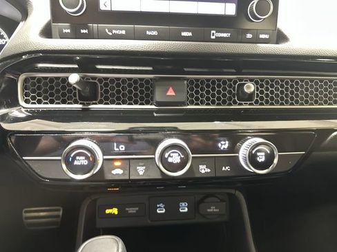 Certified 2025 Honda Civic Sport image 32