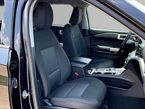 Certified 2024 Ford Explorer XLT AWD/4WD image 7