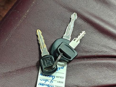 Used 1999 Chevrolet Suburban LS image 11