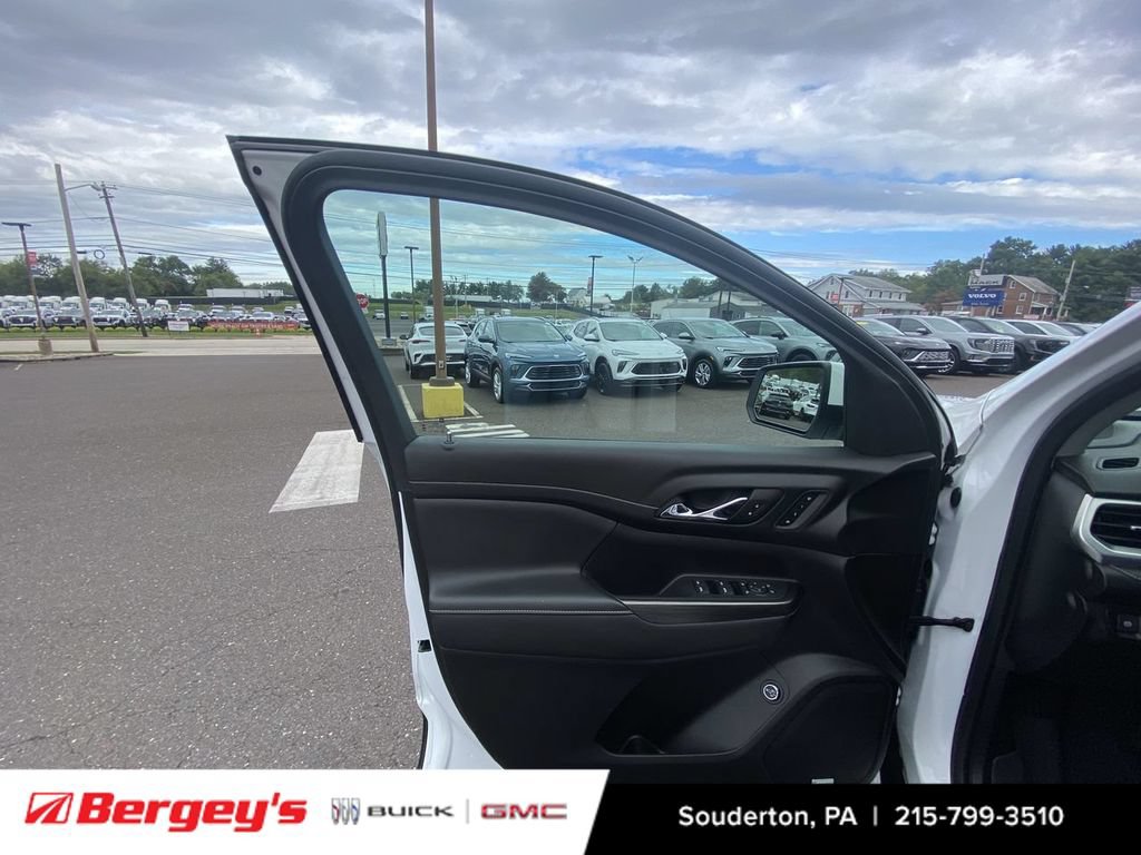 Certified 2023 GMC Acadia SLT w/ Preferred Package FWD image 26