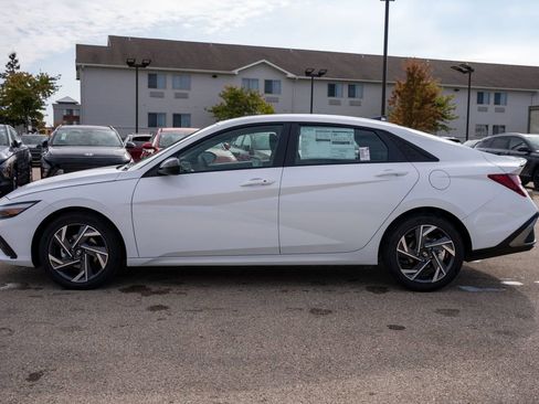 New 2025 Hyundai Elantra Sport image 4