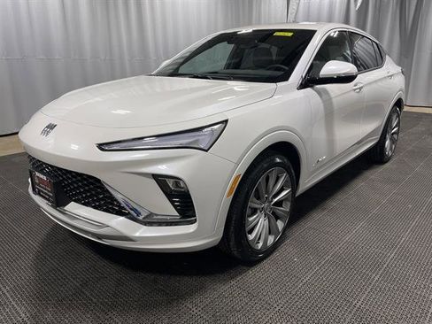 New 2025 Buick Envista Avenir image 3