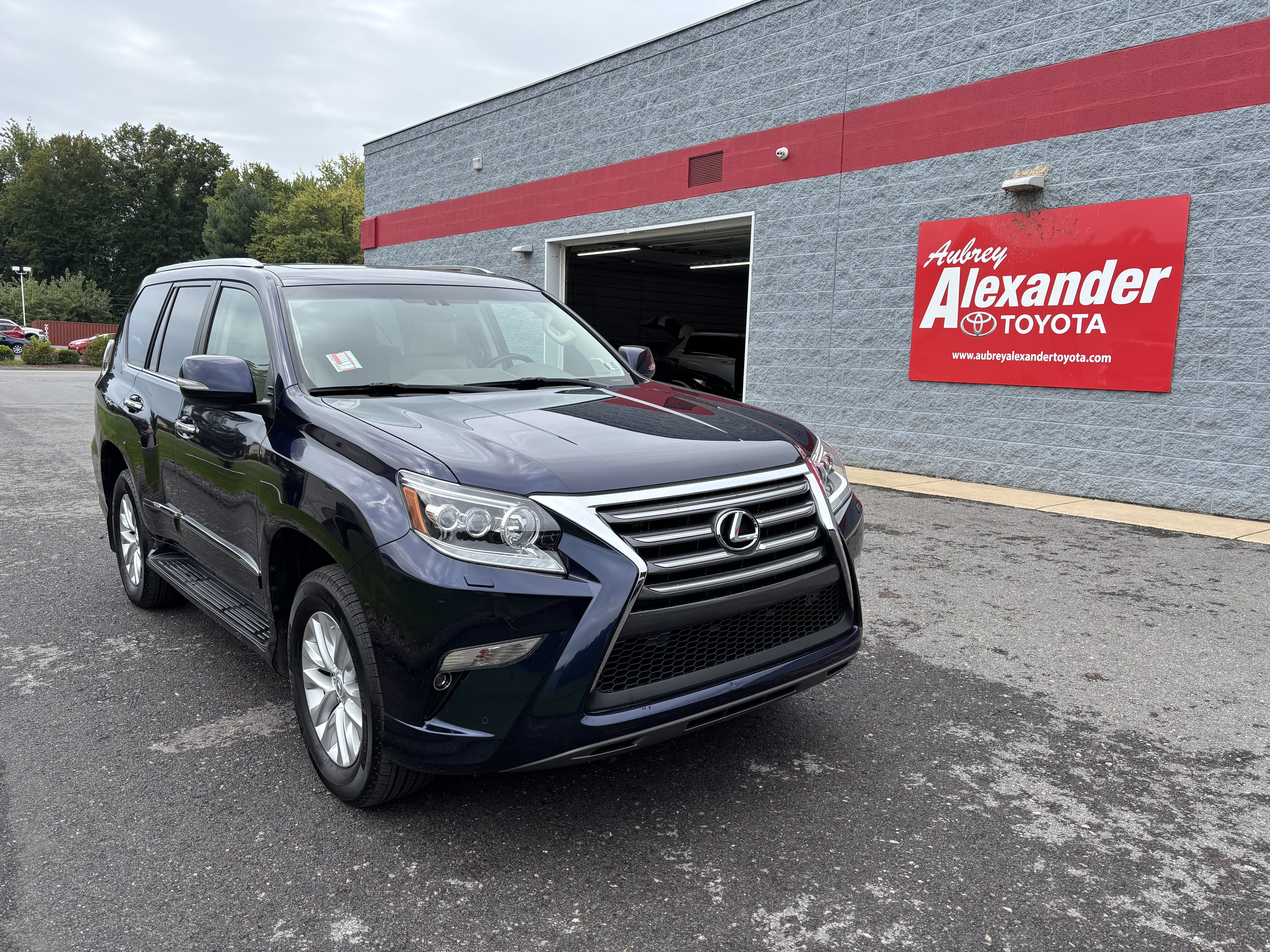 Used 2018 Lexus GX 460 Premium w/ Premium Package AWD/4WD image 1