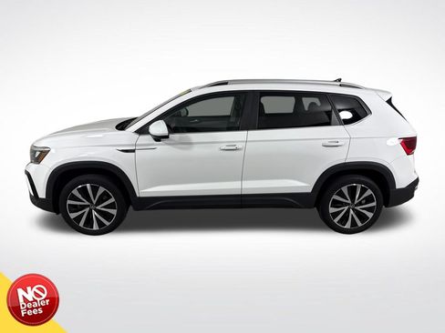 Used 2023 Volkswagen Taos SE FWD image 6