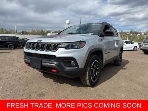 Used 2025 Jeep Compass Trailhawk w/ Trailer Tow Group image 1