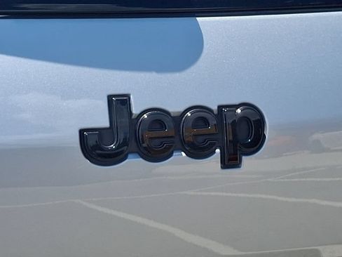 Used 2025 Jeep Grand Cherokee L Summit AWD/4WD image 30