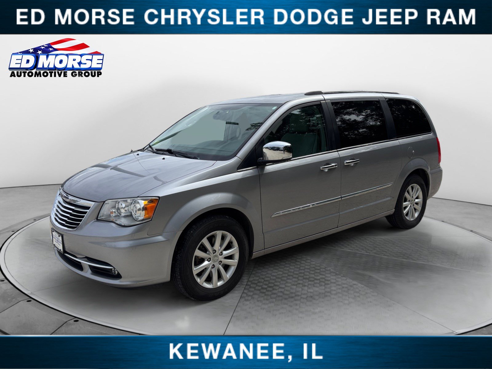 Used 2016 Chrysler Town & Country Limited Platinum FWD image 1