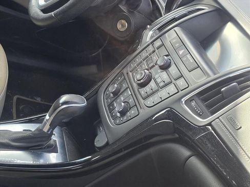 Used 2019 Buick Cascada Premium image 6