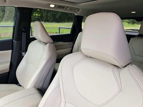 Used 2023 INFINITI QX60 Luxe w/ Vision Package AWD/4WD image 17