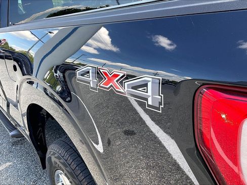 Used 2022 Ford F150 XLT w/ Equipment Group 301A Mid AWD/4WD image 8