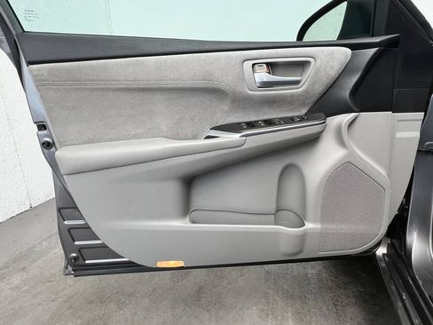 Used 2015 Toyota Camry XSE w/ Moonroof Package FWD image 7