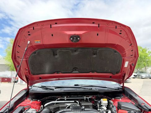 Used 2023 Subaru Crosstrek 2.0i Premium AWD/4WD image 3