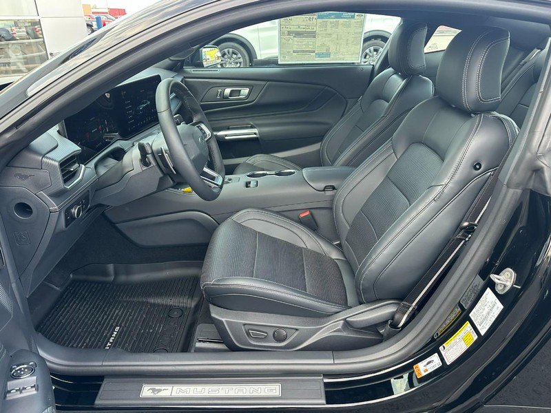 Used 2025 Ford Mustang GT Premium RWD image 7
