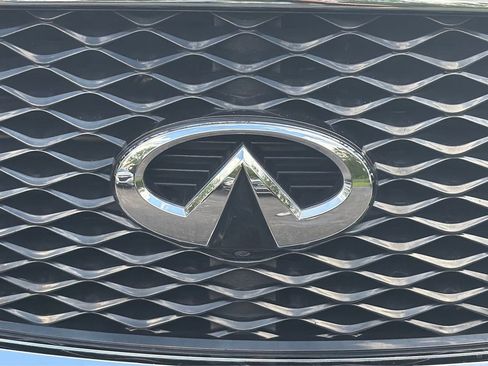 Used 2015 INFINITI QX80 4WD w/ Deluxe Technology Package image 32