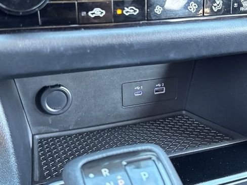 Used 2022 Nissan Pathfinder SL image 16