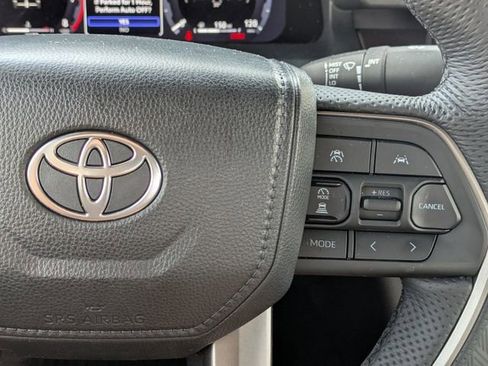 Used 2025 Toyota Tacoma TRD Sport AWD/4WD image 21
