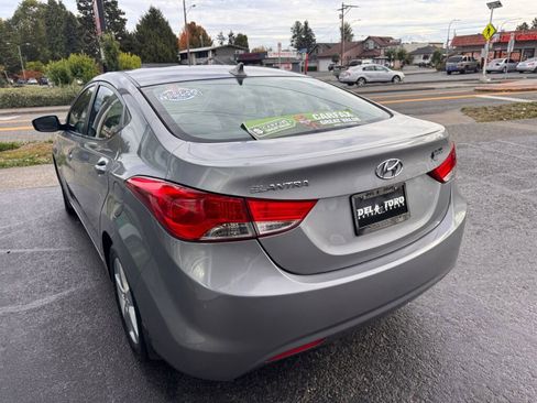 Used 2013 Hyundai Elantra GLS w/ Preferred Pkg image 5
