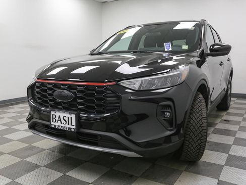 Used 2025 Ford Escape ST-Line Select w/ Tech Pack #1 image 4