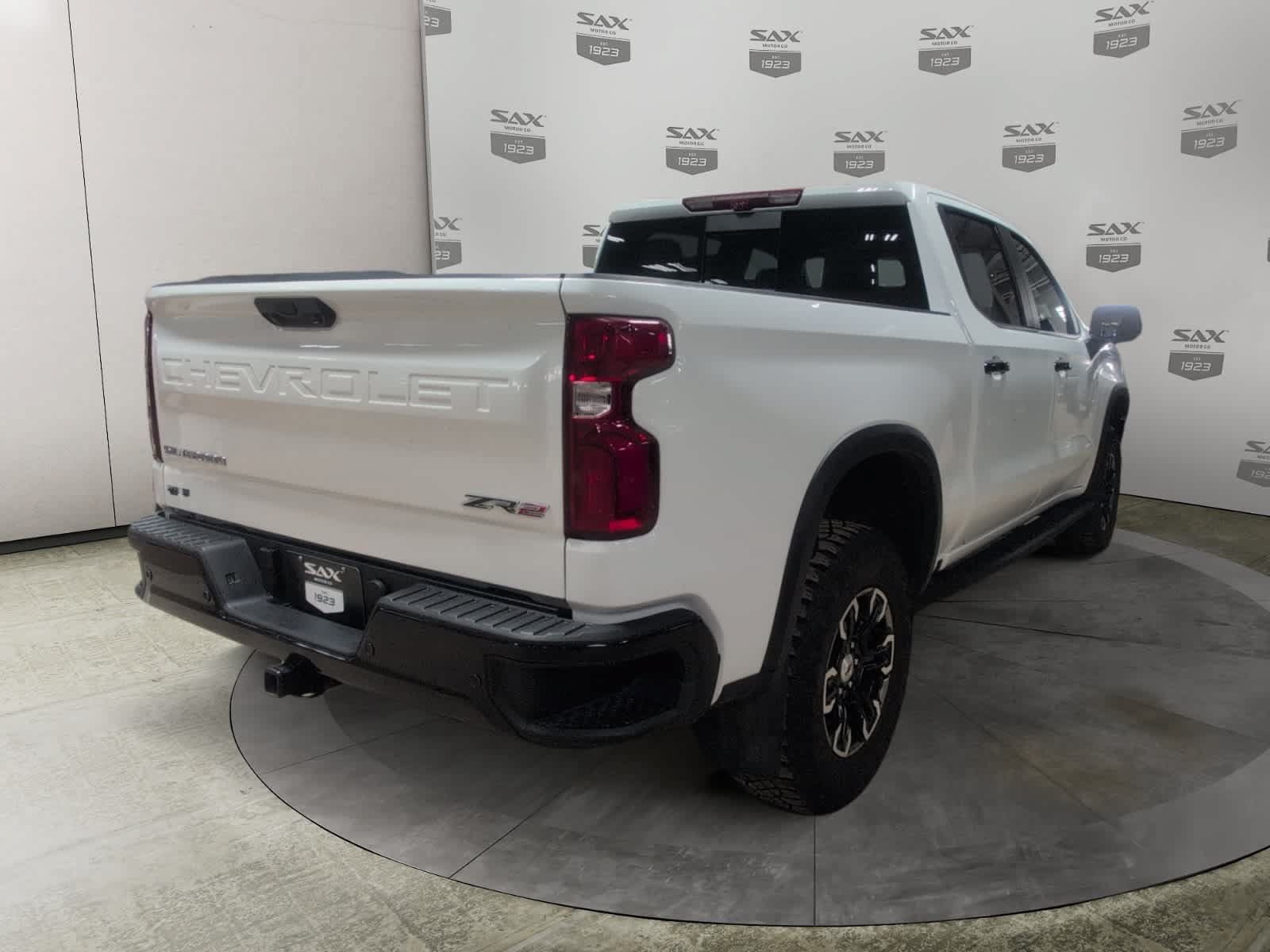 Used 2024 Chevrolet Silverado 1500 ZR2 w/ Technology Package AWD/4WD image 5