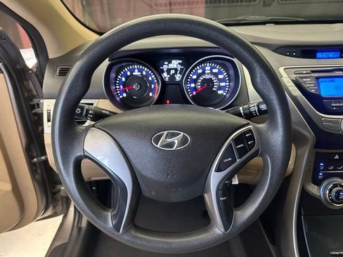 Used 2013 Hyundai Elantra GLS FWD image 24