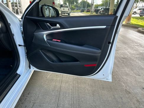 Used 2026 Genesis G70 2.5T RWD image 27