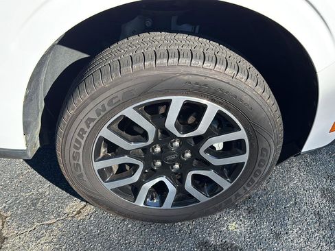 Used 2023 Ford Maverick Lariat w/ Equipment Group 500A Standard image 30