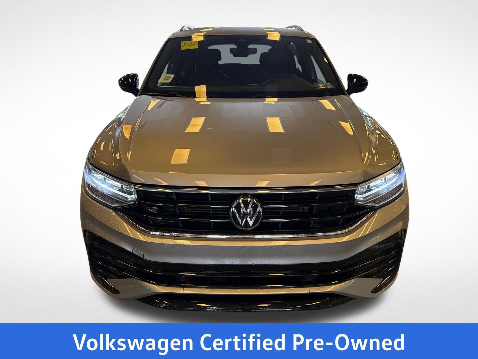Certified 2024 Volkswagen Tiguan SE R-Line AWD/4WD image 9