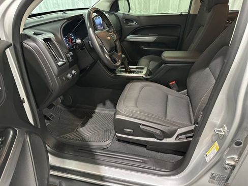 Used 2019 Chevrolet Colorado LT w/ Redline Special Edition image 9