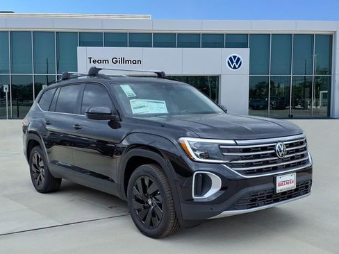 New 2026 Volkswagen Atlas SE FWD image 1
