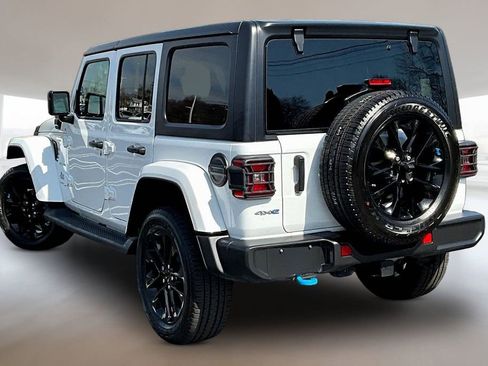 Used 2023 Jeep Wrangler Unlimited Sahara w/ Cold Weather Group image 4