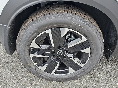 New 2026 Nissan Kicks SV w/ SV Premium Package image 5