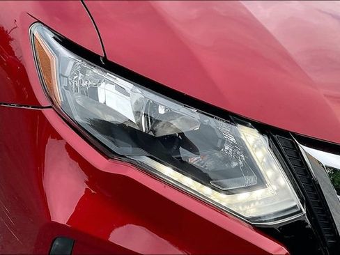 Used 2019 Nissan Rogue SV FWD image 29