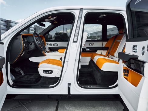 Used 2026 Rolls-Royce Cullinan image 35